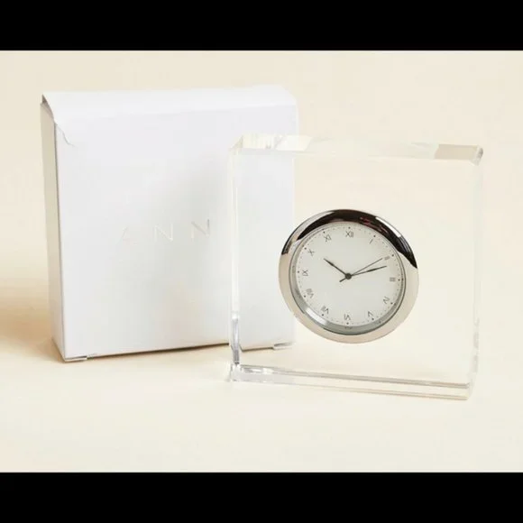 ANNA New York Vola Lucite Clock - Picture 5 of 9